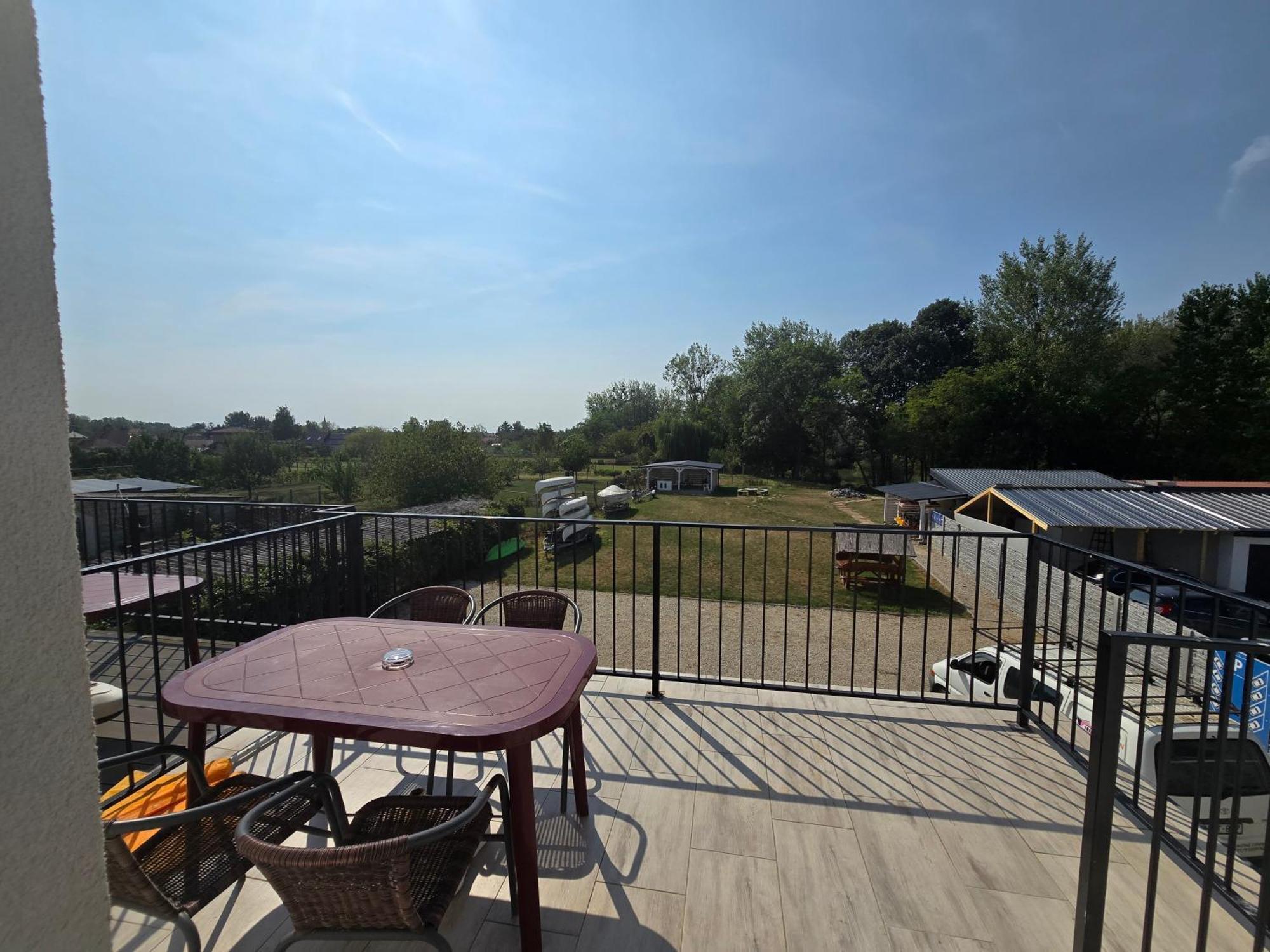 Duna-Beach Apartman Kimle Zewnętrze zdjęcie